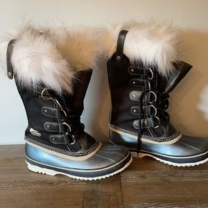 SOREL waterproof boots size 8
